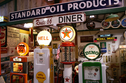 Motornostalgin flödar hos antikhandlarna längst Route 66